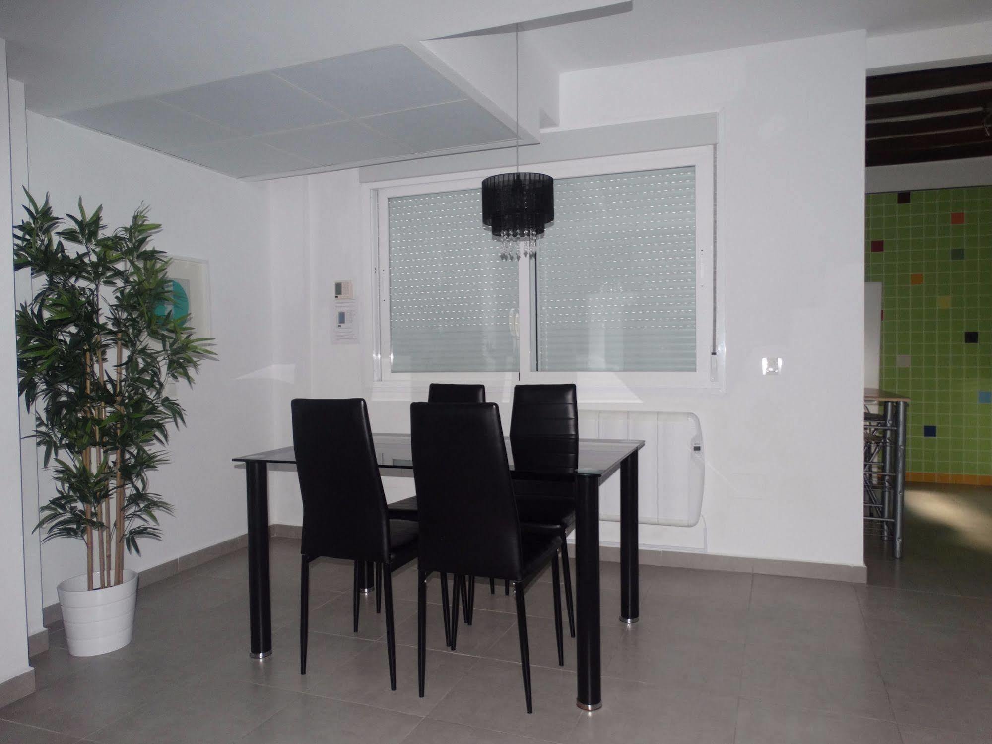 Malaga Apartamentos - Nuno Gomez, 24 Exteriör bild
