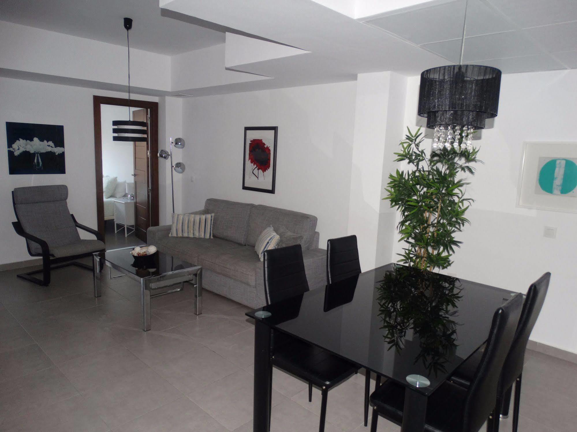 Malaga Apartamentos - Nuno Gomez, 24 Exteriör bild