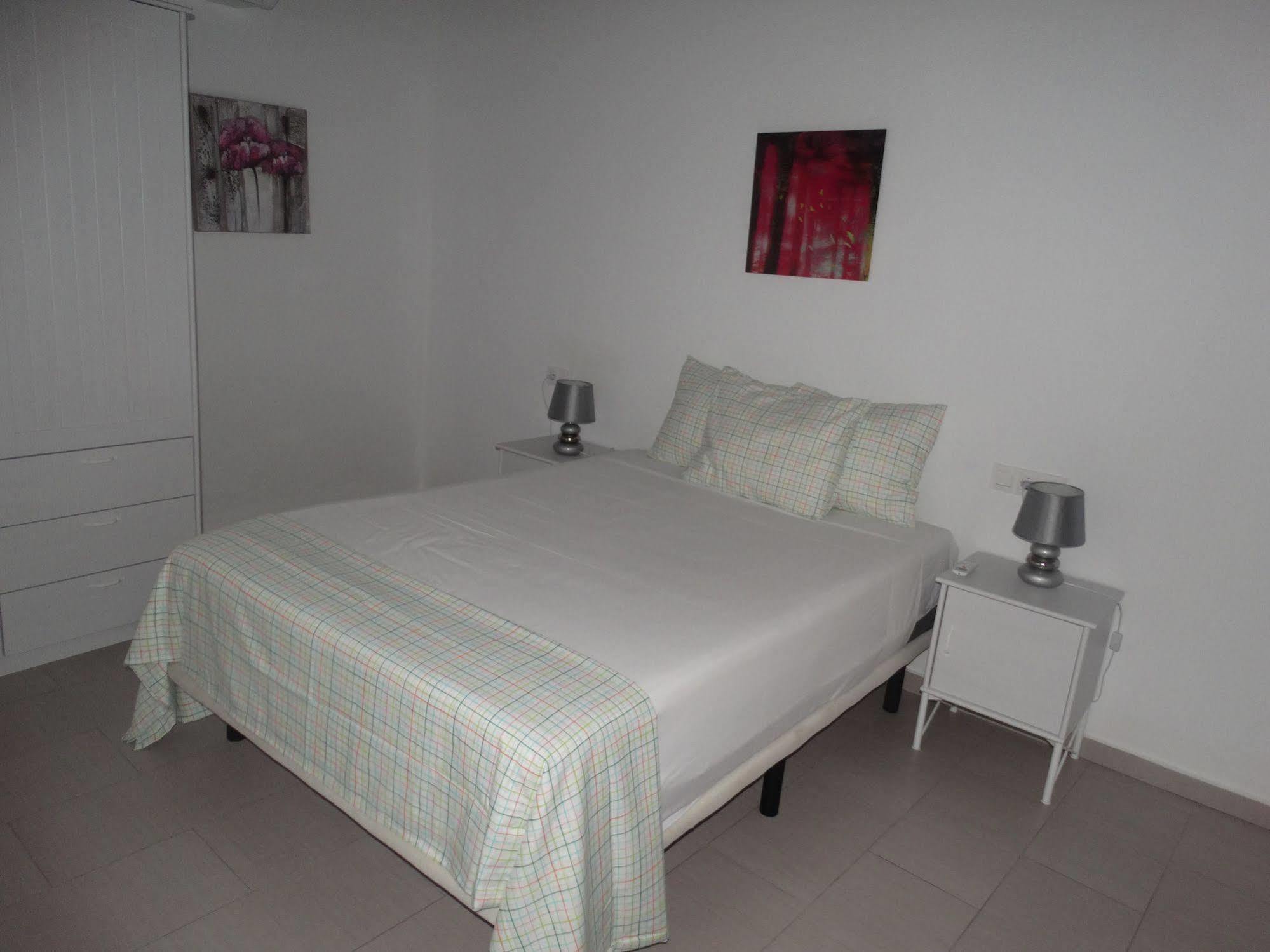 Malaga Apartamentos - Nuno Gomez, 24 Exteriör bild